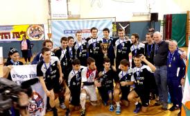 כדורעף זכיה באליפות בתי הספר לנוער 2014 3